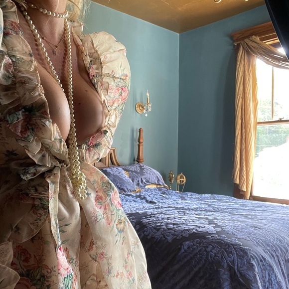 Selkie Floral Maxi Dress with Puff Sleeves - Picture 2 of 4